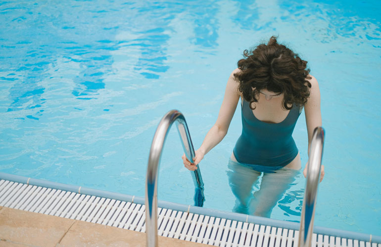 How To Tell If Your Swimsuit Is Too Small